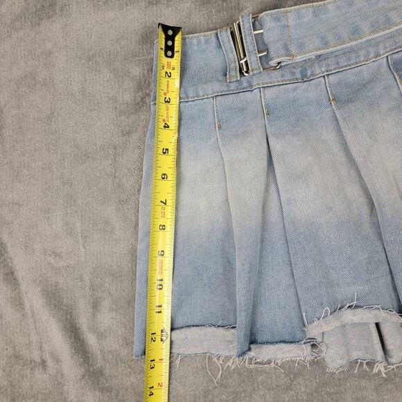 Fashion Nova Mini Skirt Women's XL  Pleated Light Wash Denim Frayed y2k - Picture 2 of 9